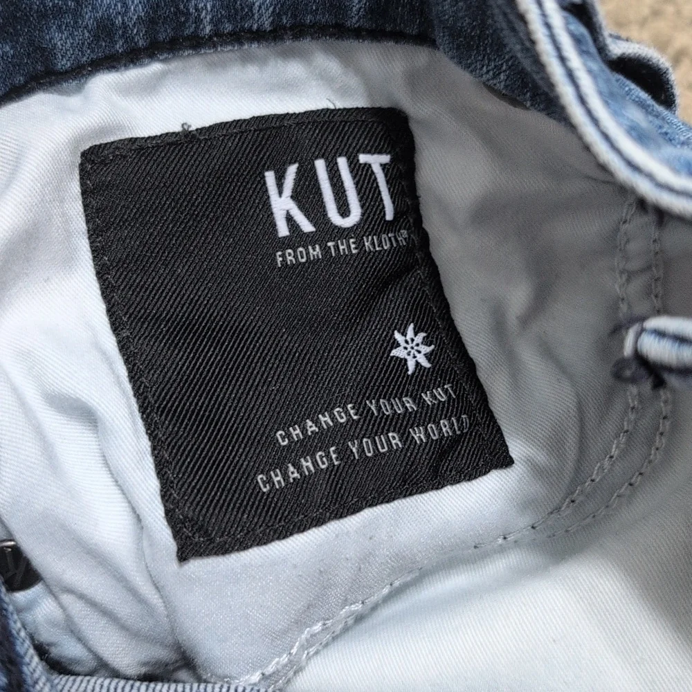 Kut From The Kloth High Rise Straight Leg Jeans Size 8 Medium Wash - Picture 12 of 12